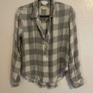 Cloth & Stone Gray Plaid Button-Up Top